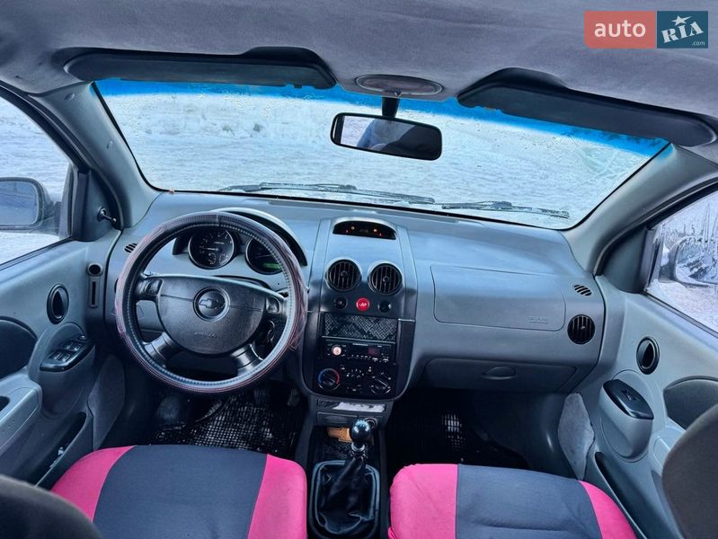 Седан Chevrolet Aveo 2005 в Рівному