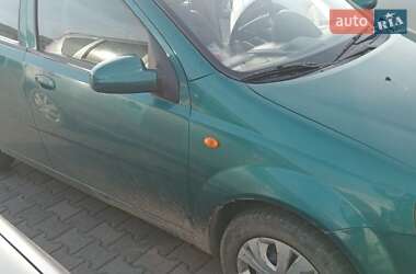 Седан Chevrolet Aveo 2004 в Чернівцях
