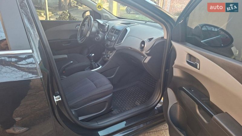 Седан Chevrolet Aveo 2012 в Николаеве