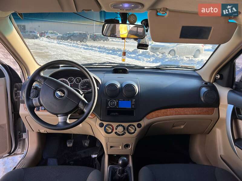 Седан Chevrolet Aveo 2008 в Києві