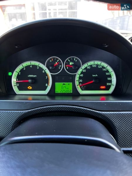 Седан Chevrolet Aveo 2006 в Києві