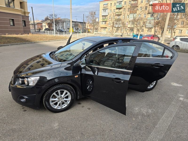 Седан Chevrolet Aveo 2013 в Харькове