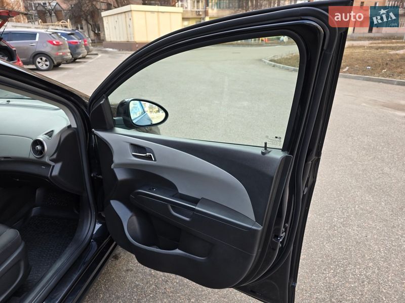 Седан Chevrolet Aveo 2013 в Харькове