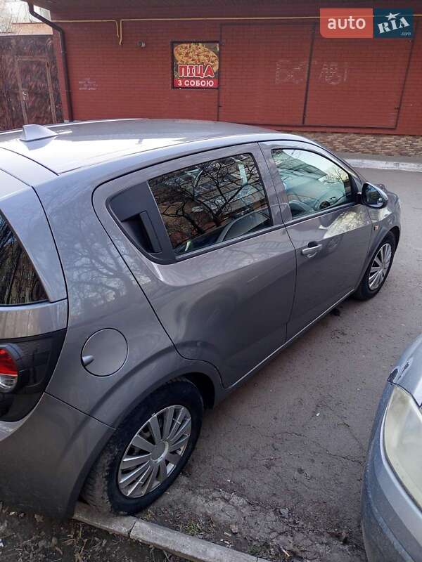 Хетчбек Chevrolet Aveo 2012 в Рівному