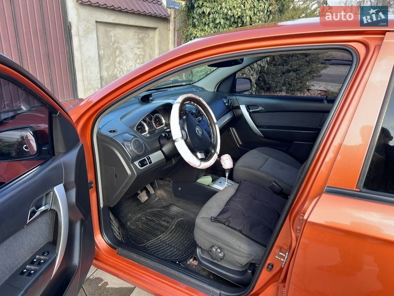 Седан Chevrolet Aveo 2007 в Тарутине