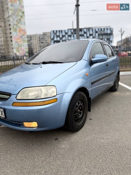 Седан Chevrolet Aveo 2004 в Харькове