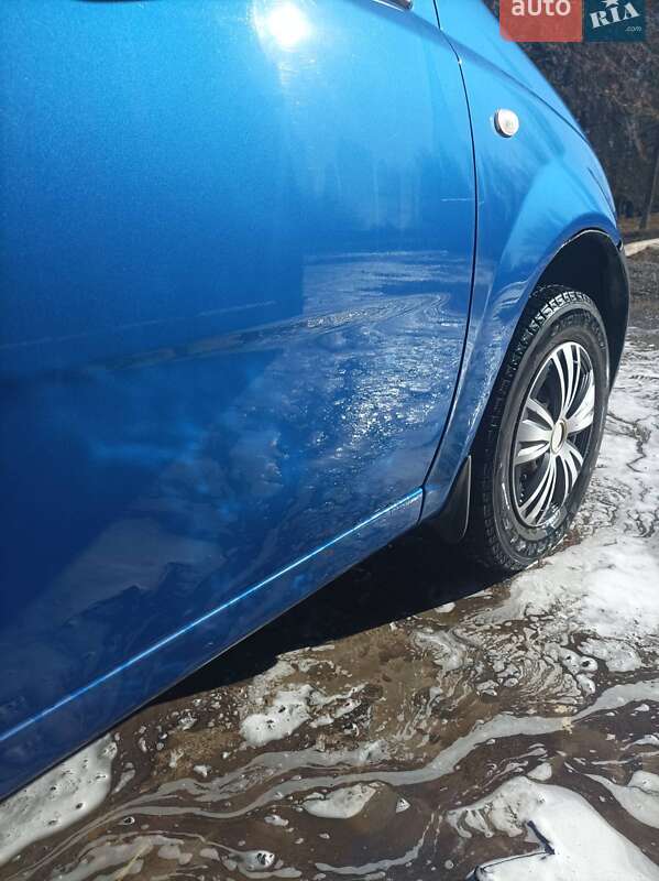 Седан Chevrolet Aveo 2005 в Кегичівці