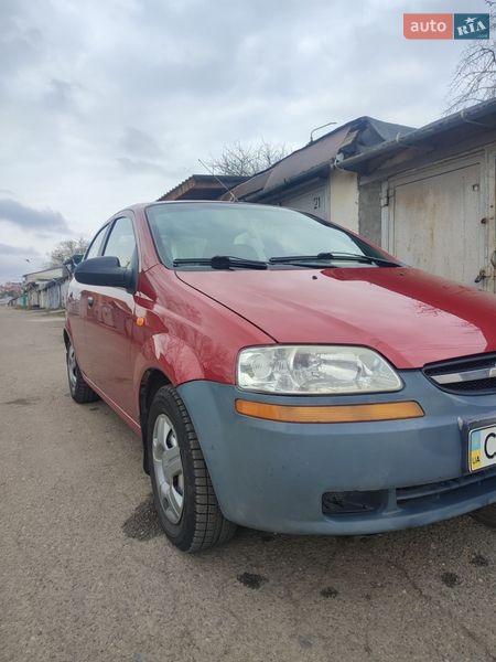 Седан Chevrolet Aveo 2004 в Чернівцях
