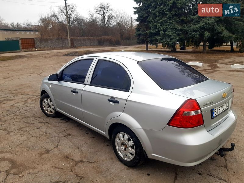 Седан Chevrolet Aveo 2011 в Лубнах