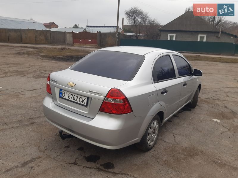 Седан Chevrolet Aveo 2011 в Лубнах