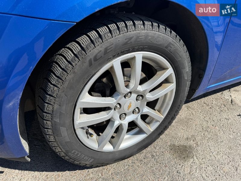 Седан Chevrolet Aveo 2012 в Києві