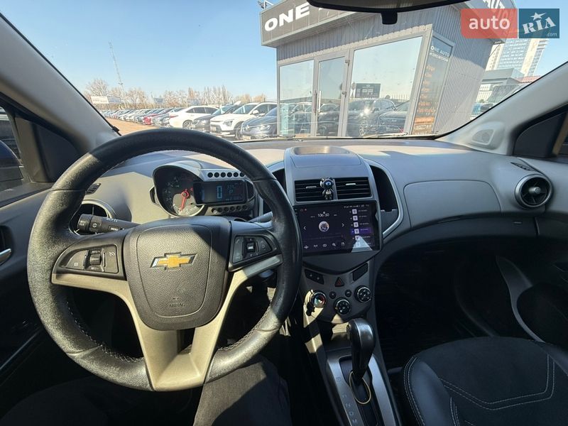 Седан Chevrolet Aveo 2012 в Києві
