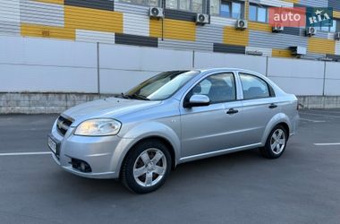 Седан Chevrolet Aveo 2011 в Киеве
