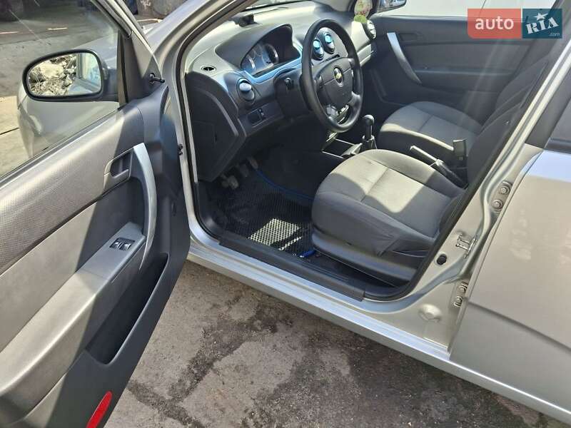 Хэтчбек Chevrolet Aveo 2008 в Днепре