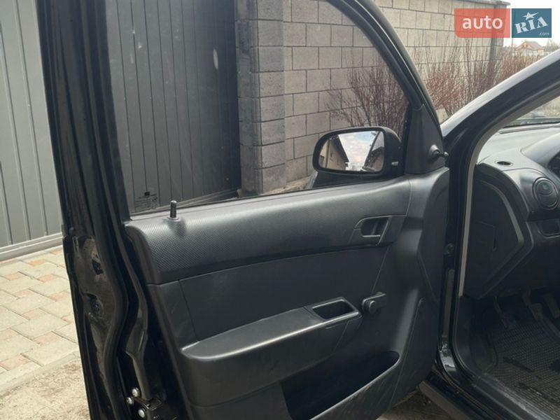 Седан Chevrolet Aveo 2008 в Сарнах