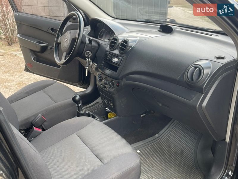 Седан Chevrolet Aveo 2008 в Сарнах