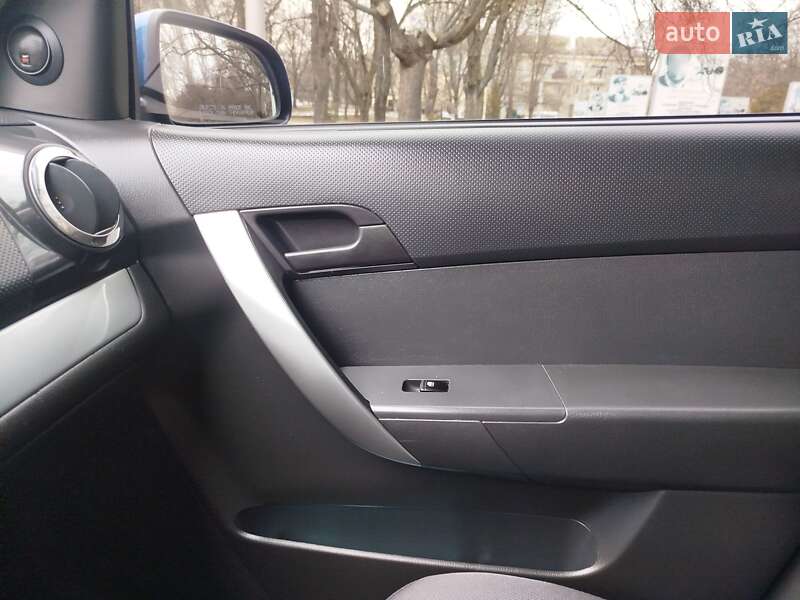 Седан Chevrolet Aveo 2008 в Никополе