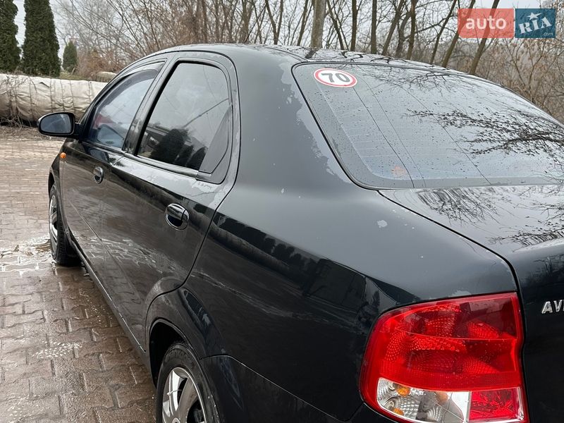 Седан Chevrolet Aveo 2005 в Сумах