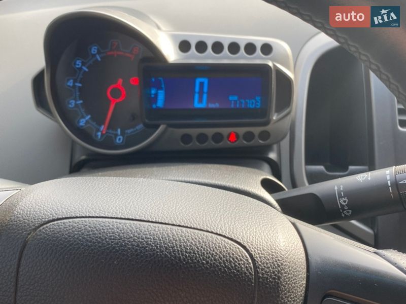 Седан Chevrolet Aveo 2013 в Киеве