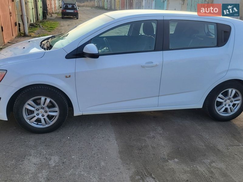 Хэтчбек Chevrolet Aveo 2013 в Вознесенске