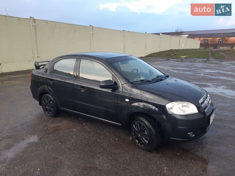 Седан Chevrolet Aveo 2011 в Лубнах