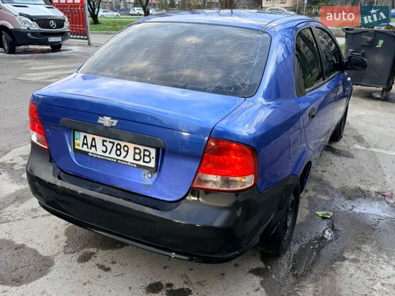 Седан Chevrolet Aveo 2005 в Києві