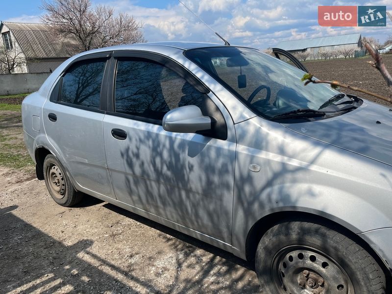 Седан Chevrolet Aveo 2005 в Знаменовке