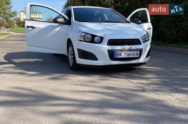 Седан Chevrolet Aveo 2012 в Ровно