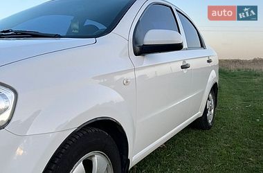 Седан Chevrolet Aveo 2011 в Полтаве