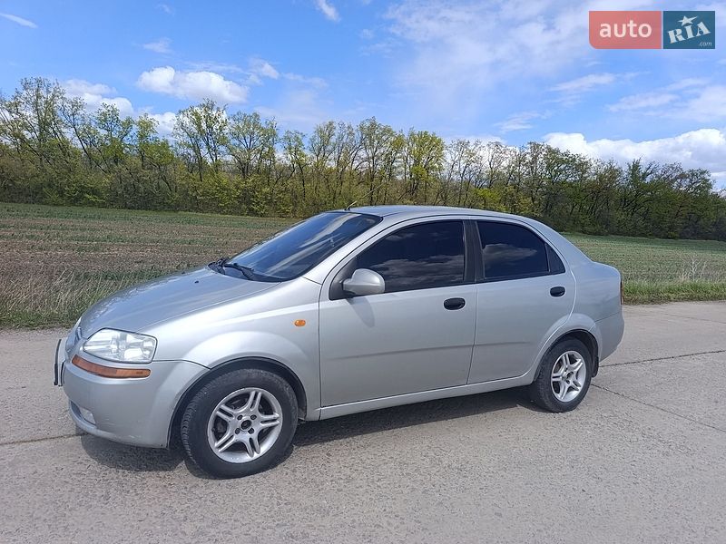 Седан Chevrolet Aveo 2005 в Новомосковске