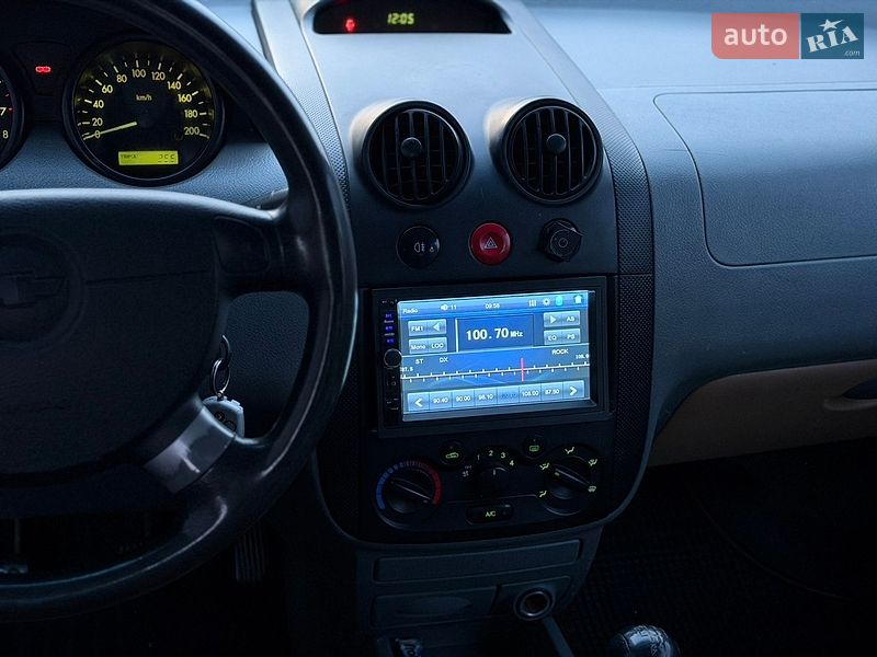 Седан Chevrolet Aveo 2005 в Ровно