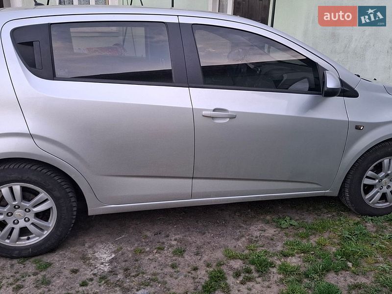 Хэтчбек Chevrolet Aveo 2011 в Горохове