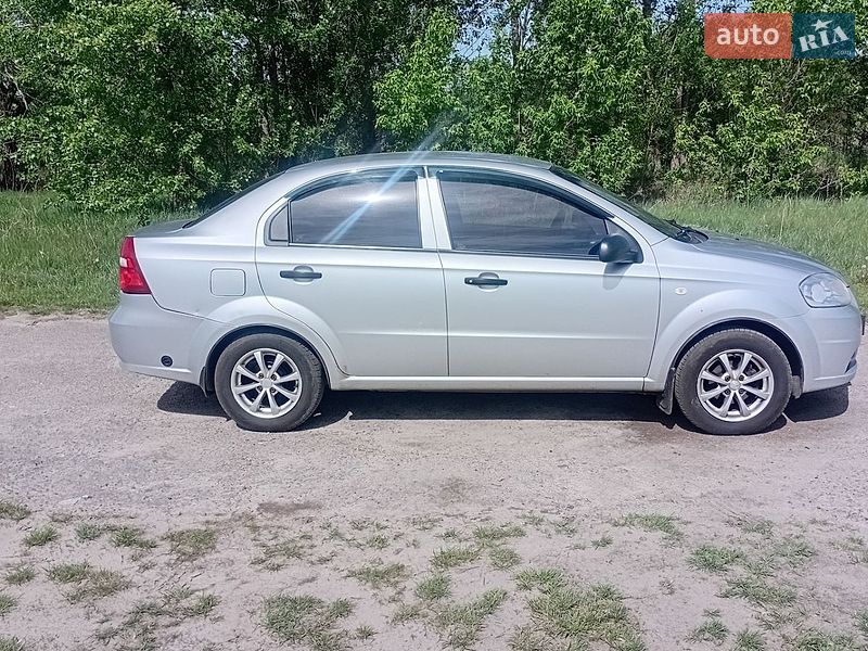 Седан Chevrolet Aveo 2011 в Киеве