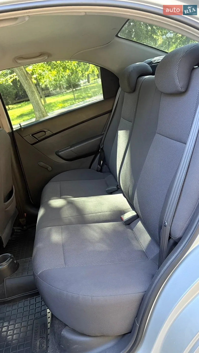 2010 Chevrolet Aveo - мініатюра 18
