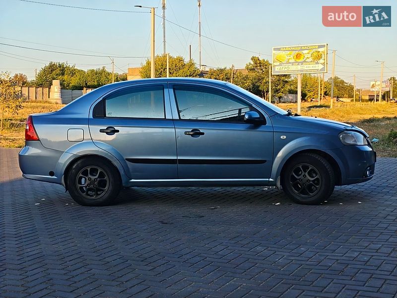 Седан Chevrolet Aveo 2006 в Кропивницькому