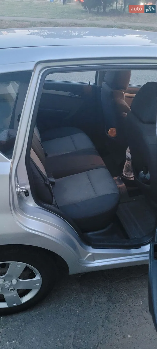 2010 Chevrolet Aveo - мініатюра 12