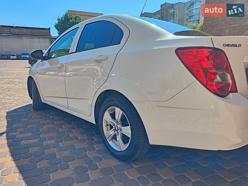 Седан Chevrolet Aveo 2012 в Вінниці