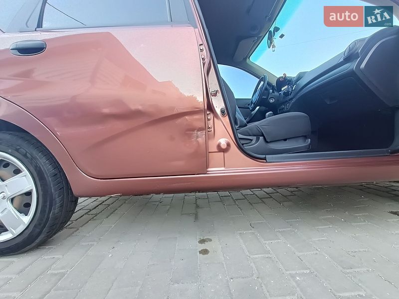 Хэтчбек Chevrolet Aveo 2011 в Запорожье