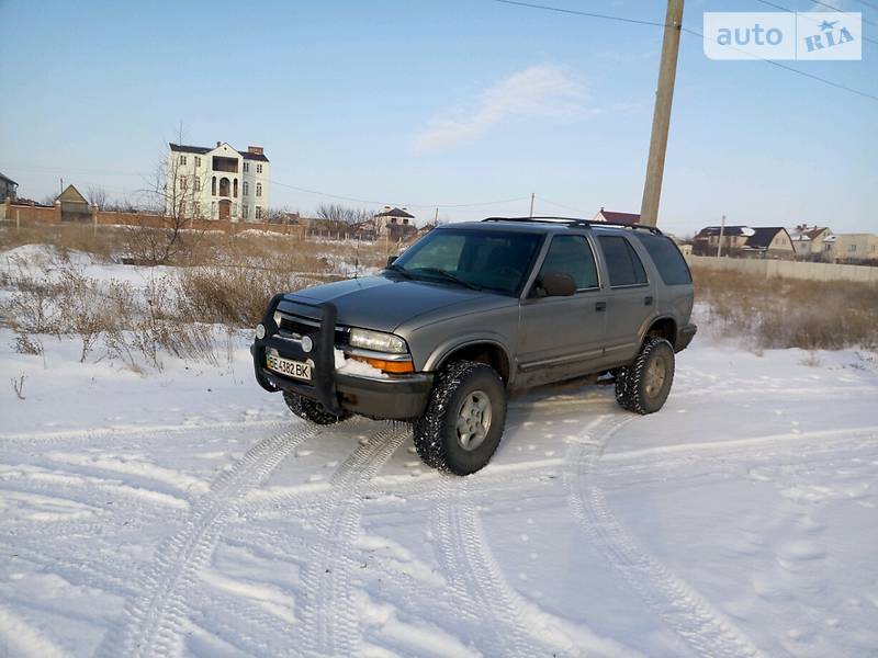 Внедорожник / Кроссовер Chevrolet Blazer 1996 в Николаеве