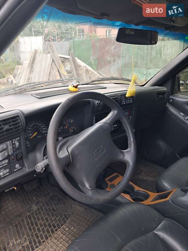 Позашляховик / Кросовер Chevrolet Blazer 1995 в Південному