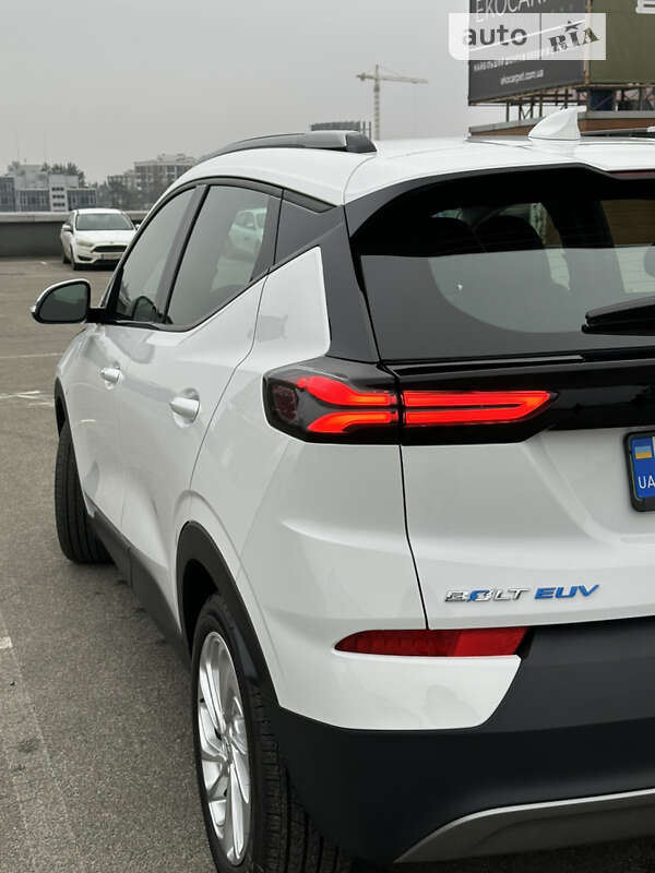 Позашляховик / Кросовер Chevrolet Bolt EUV 2023 в Києві