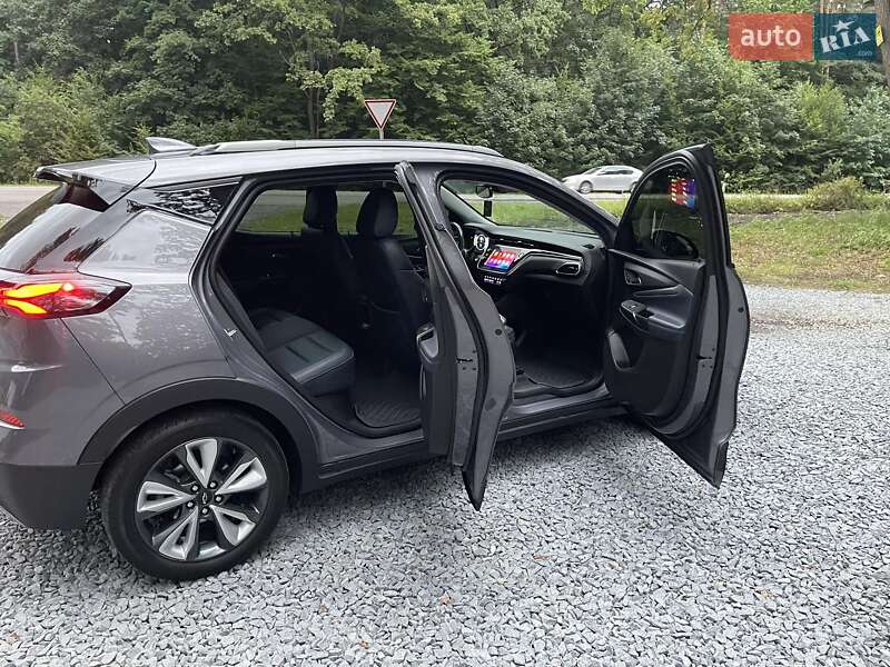 Позашляховик / Кросовер Chevrolet Bolt EUV 2022 в Радивиліві