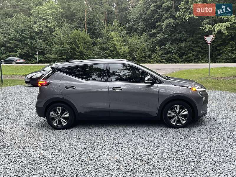 Позашляховик / Кросовер Chevrolet Bolt EUV 2022 в Радивиліві