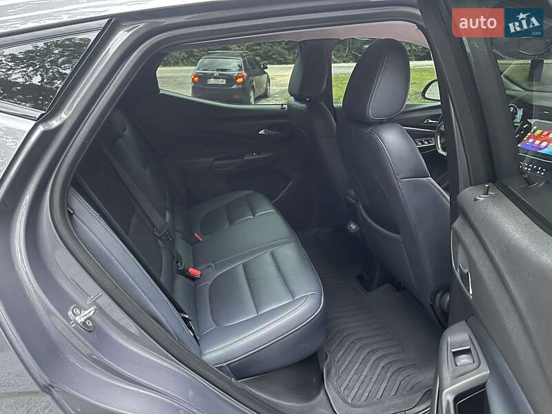 Позашляховик / Кросовер Chevrolet Bolt EUV 2022 в Радивиліві