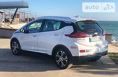 Хетчбек Chevrolet Bolt EV 2017 в 