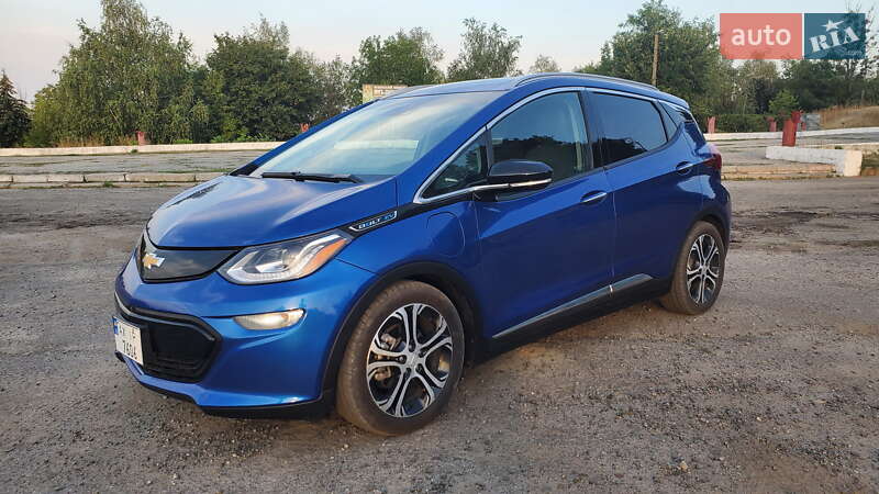 Хэтчбек Chevrolet Bolt EV 2017 в 