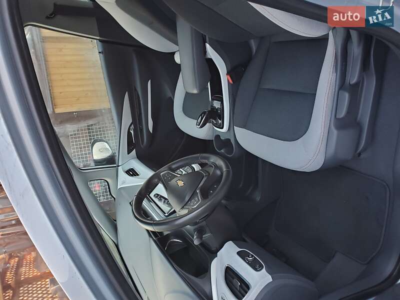 Хэтчбек Chevrolet Bolt EV 2017 в Бердичеве фото 9 Хэтчбек Chevrolet Bolt EV 2017 в Бердичеве