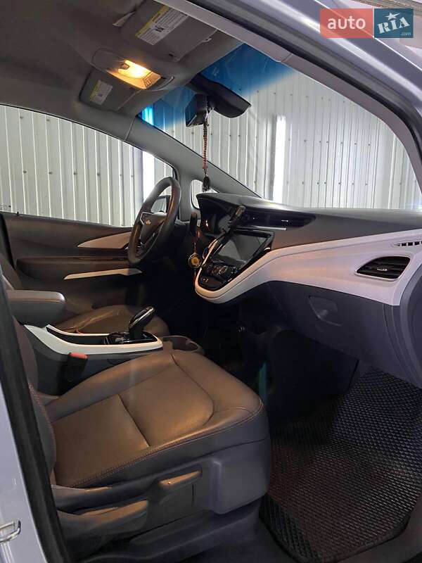 Хэтчбек Chevrolet Bolt EV 2017 в Киеве