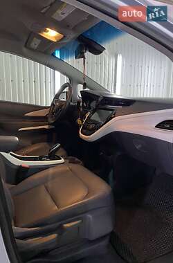 Хэтчбек Chevrolet Bolt EV 2017 в 