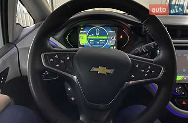 Хэтчбек Chevrolet Bolt EV 2017 в 